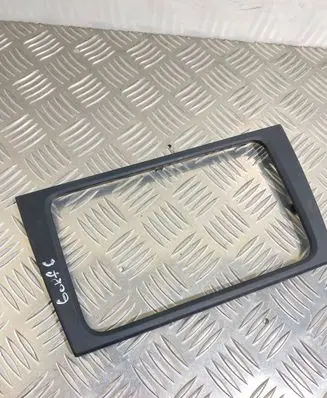 Radio/GPS head unit trim
