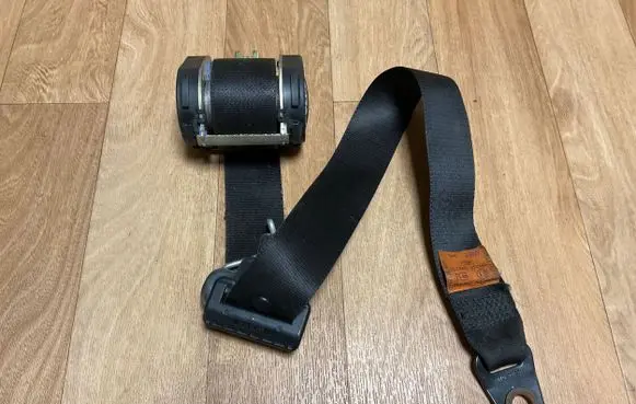Ford Focus Front seatbelt 98ABA61294DC