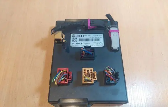 Volkswagen Touareg II Central body control module 4H0907063DA 4H0907063AA F005V01547