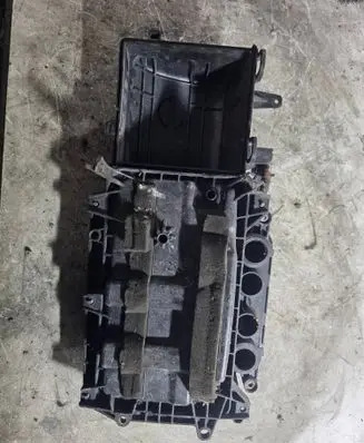 Nissan Micra Rocker cam cover