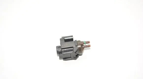 BMW 2 F22 F23 Vacuum valve 8570591