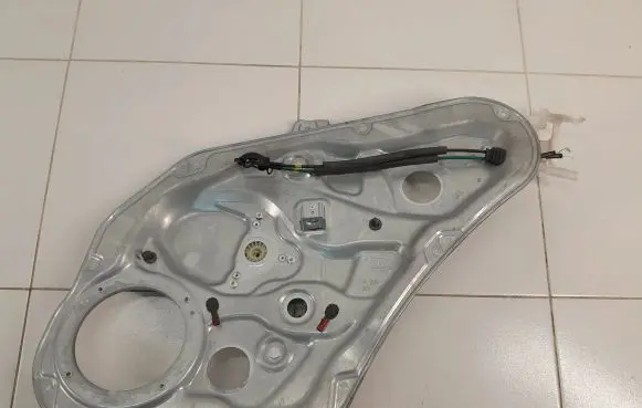 KIA Sorento Rear window lifting mechanism without motor NOCODE