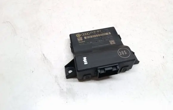Audi A5 8T 8F Gateway control module 8T0907468D