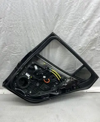 KIA Stinger Rear door 