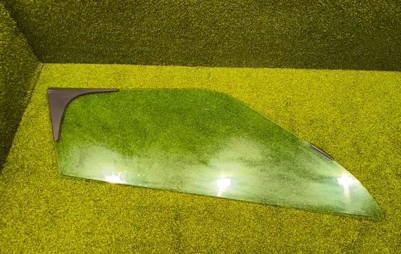Renault Master III Front door vent window glass four-door 43R001582 ASM3240DOT682 E143R001582