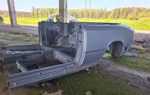 Mercedes-Benz E W124 Rear arch 