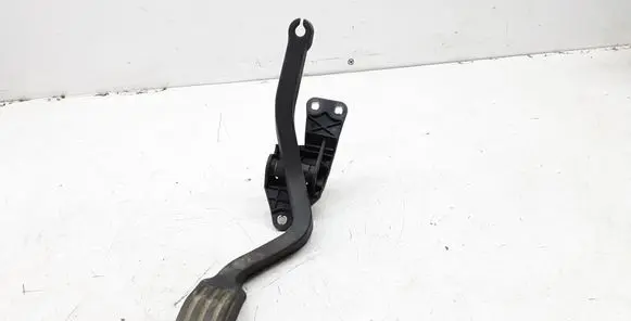 Ford Fiesta Accelerator throttle pedal 2S619P732AB