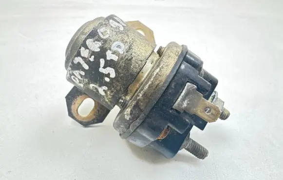 Mitsubishi Pajero Glow plug pre-heat relay UIT0681