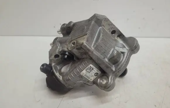 BMW 3 E92 E93 Fuel injection high pressure pump 0445010506 7797874