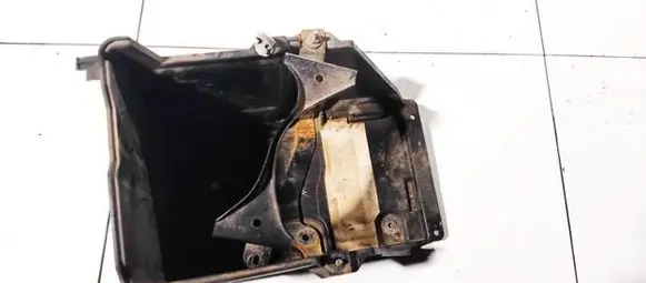 Battery box tray