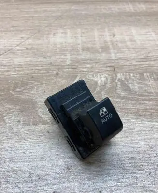 KIA Ceed Electric window control switch 935751H100 3695111000