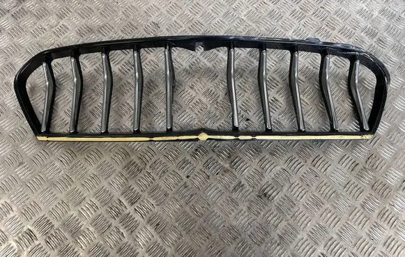 Maserati Ghibli Front grill 670097599