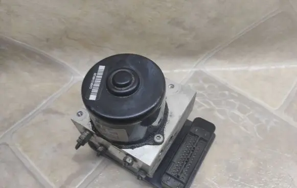 Nissan Navara D40 ABS Pump 47660EB33A 06210206834 06210908873