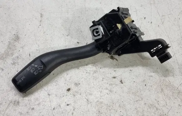 Audi A3 S3 A3 Sportback 8P Indicator stalk 8P0953513C