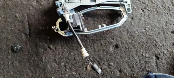 BMW X5 E53 Front door lock (next to the handle) 376819103