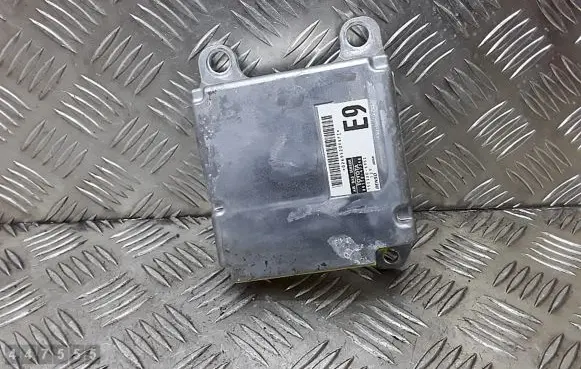 Toyota Prius (NHW20) Airbag control unit/module 8917047390