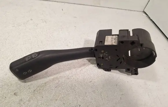 Audi A6 S6 C5 4B Indicator stalk 8L0953513G