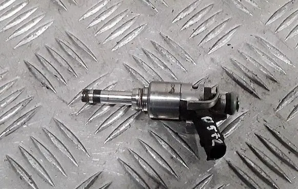 Hyundai i30 Fuel injector 3531003AC0