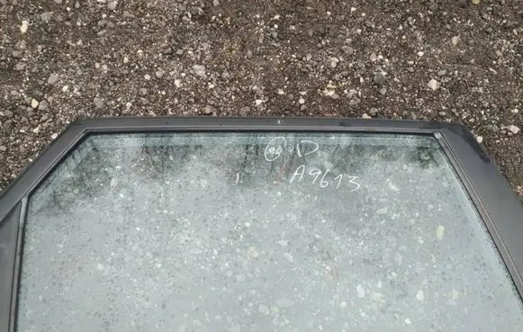 Mazda 3 I Rear door window glass AS2