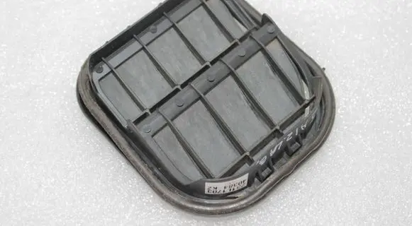 Alfa Romeo Giulietta Quarter panel pressure vent 51826662 52076397