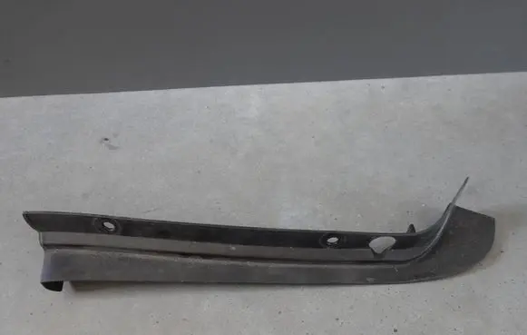 Renault Megane III Fender end trim 638219570R