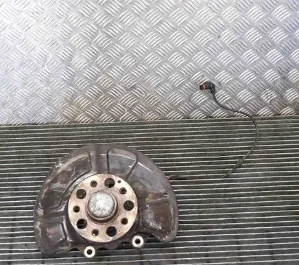 Mercedes-Benz E W212 Front wheel hub 2123309300