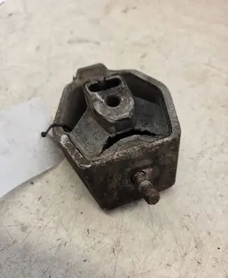 Audi 100 S4 C4 Gearbox mount 4A0399151D