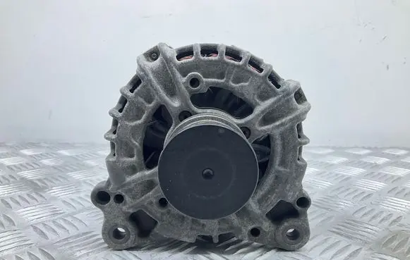Audi A4 S4 B8 8K Generator/alternator 04L903017E