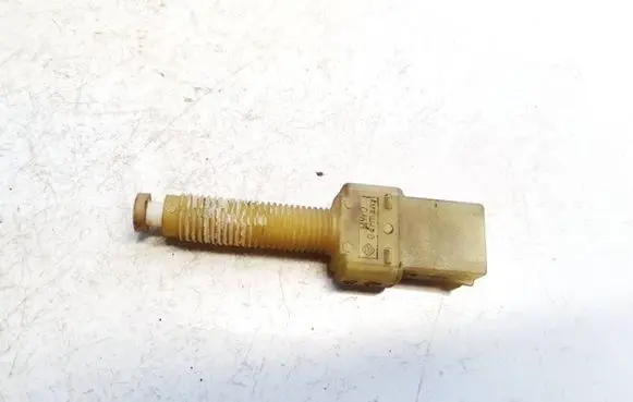 Volkswagen PASSAT B4 Brake pedal sensor switch 443945515