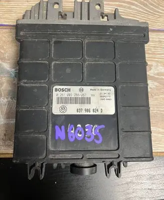 Volkswagen Vento Engine control unit/module 0261203266 037906024D