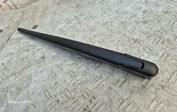 Nissan Qashqai Rear wiper blade arm 62777256