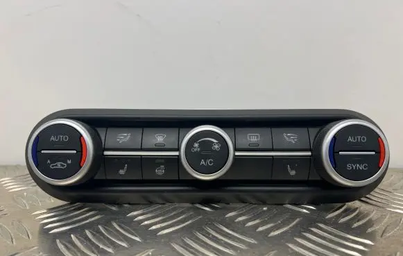 Alfa Romeo Stelvio Climate control unit 01561461530 13699 02127