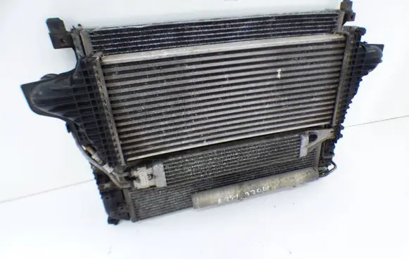 Mercedes-Benz R W251 Coolant radiator A2515000804