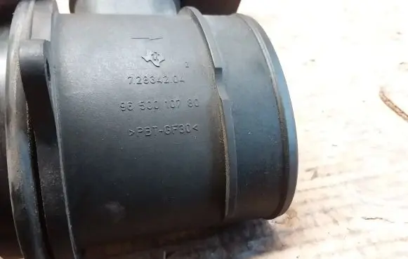 Peugeot 308 Mass air flow meter 9650010780