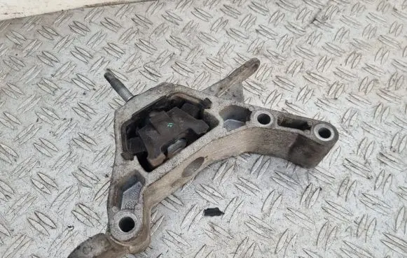 KIA Rio Engine mount bracket 07111 A236
