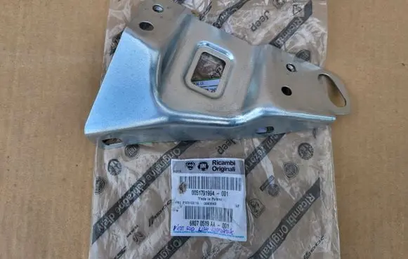 Fiat 500 Fender mounting bracket 0051791994001