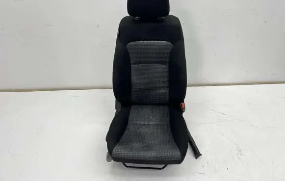 Suzuki SX4 S-Cross Front passenger seat 