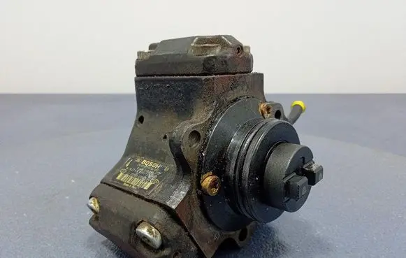 Hyundai Santa Fe Fuel injection high pressure pump 33100-27000