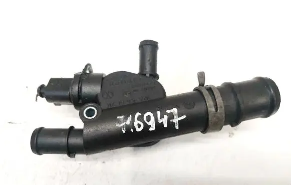 Volkswagen Polo IV 9N3 Engine coolant pipe/hose 038121132d aktwz2