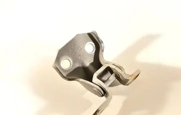 Subaru Impreza III Front door upper hinge