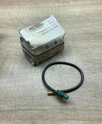 Volkswagen New Beetle Antenna control unit 000098686