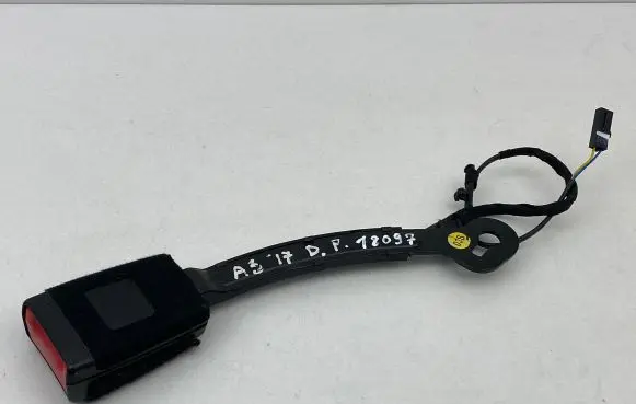 Audi A3 S3 8V Front seatbelt buckle 8V0857756E 09012017