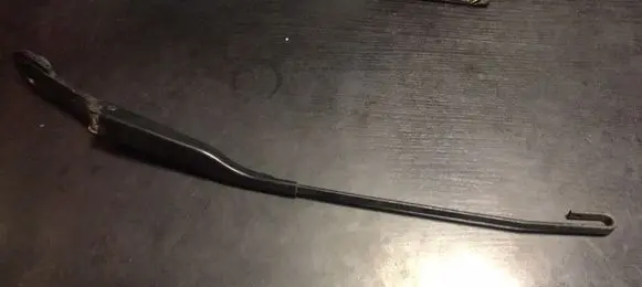 BMW 7 E38 Front wiper blade arm 8360097
