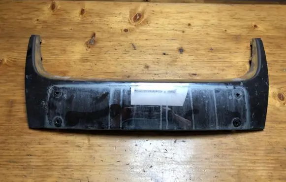 Volkswagen Jetta V Front bumper upper radiator grill 1K5853651