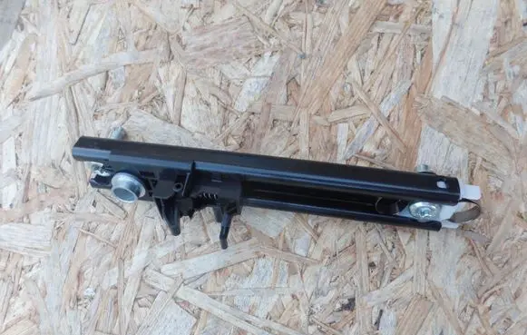 Opel Corsa D Seat belt height adjuster 13153271