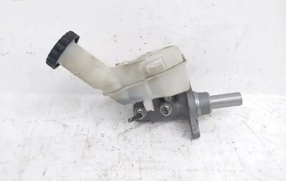 Master brake cylinder