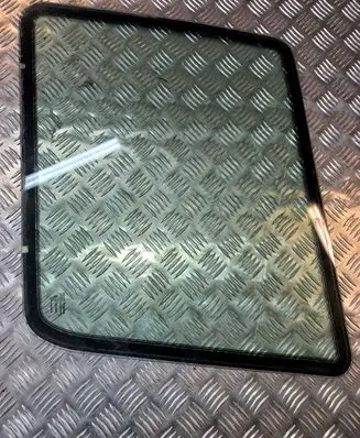 Land Rover Discovery Rear side window