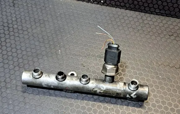 Audi A5 8T 8F Fuel main line pipe 059130089AJ