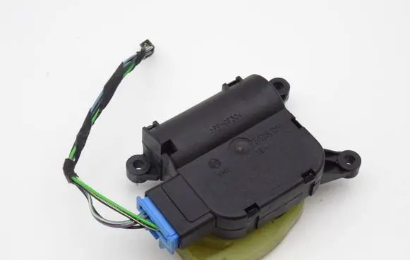Seat Ibiza III (6L) Air flap motor/actuator 0132801357