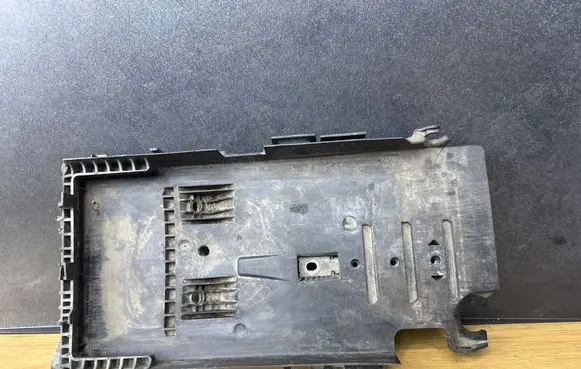 Ford Mondeo MK IV Battery tray 6G9110723A